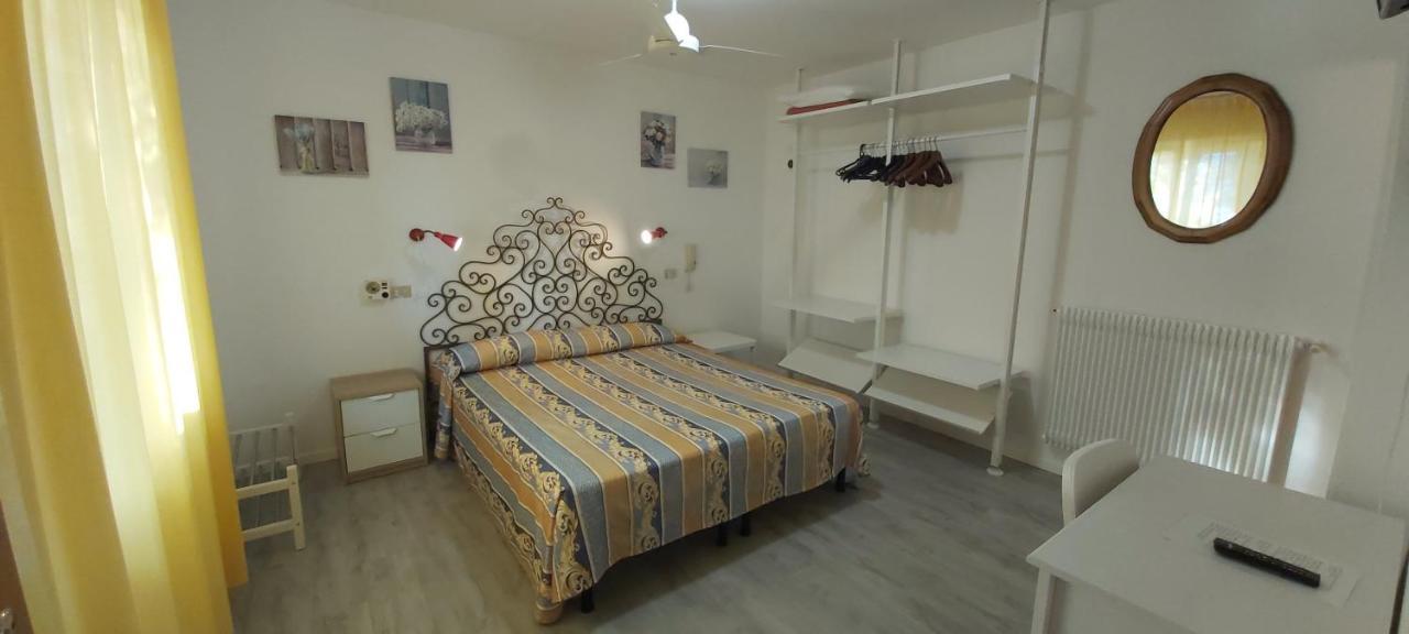 Hotel Casa Popi 马尔切西内 外观 照片