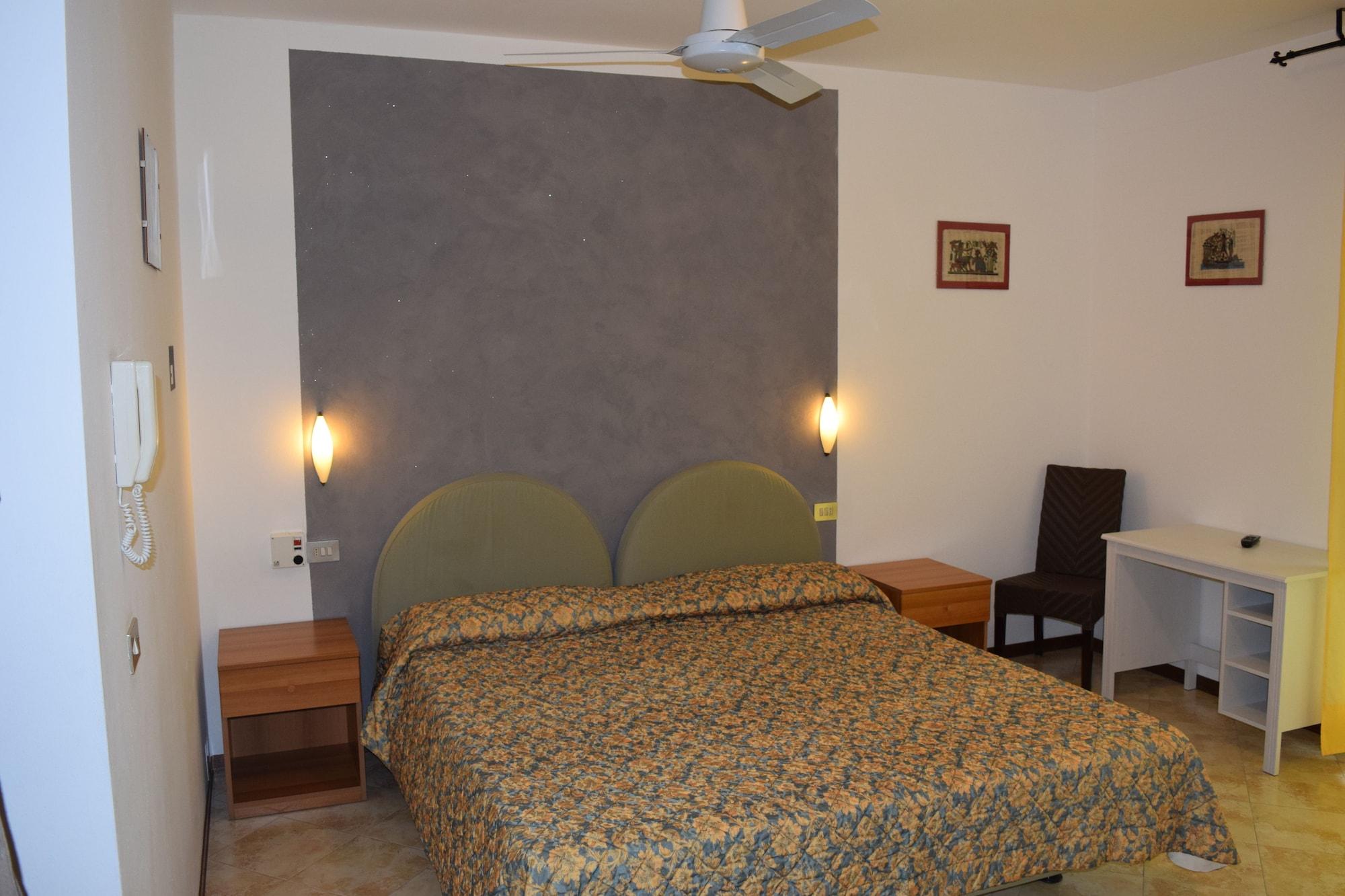 Hotel Casa Popi 马尔切西内 外观 照片