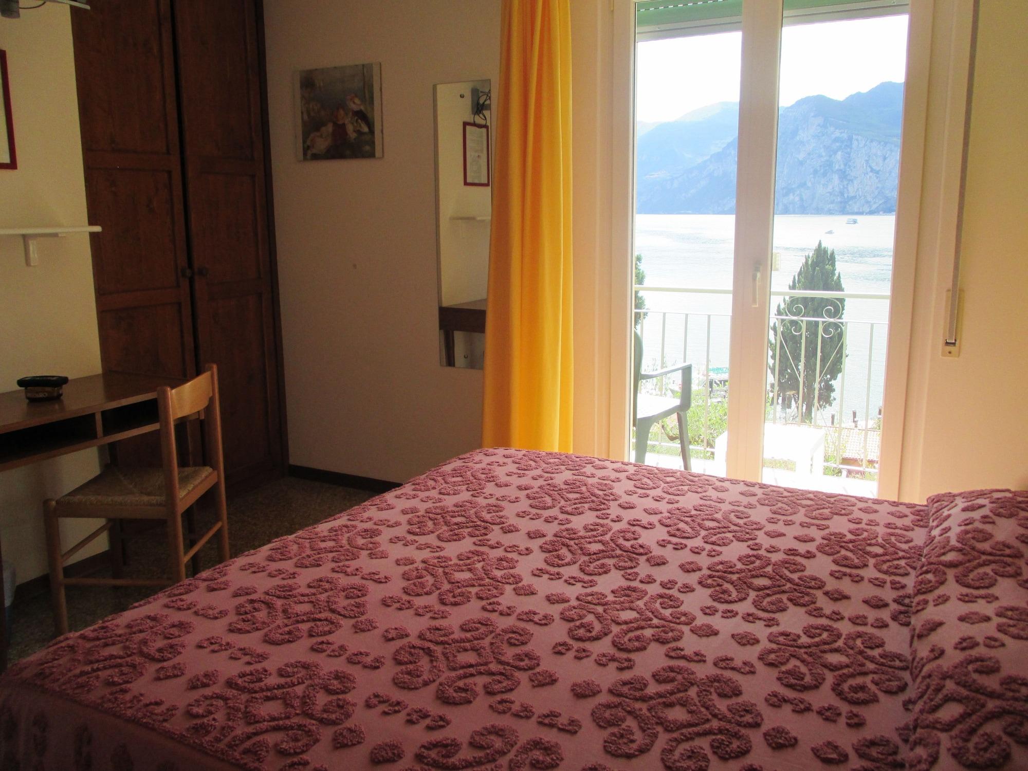 Hotel Casa Popi 马尔切西内 外观 照片