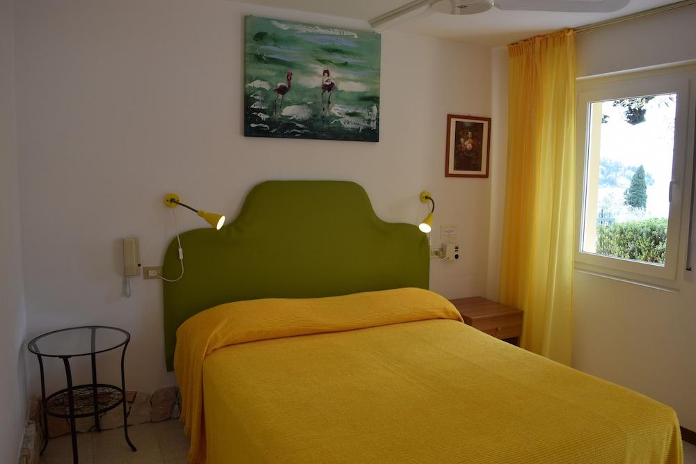 Hotel Casa Popi 马尔切西内 外观 照片