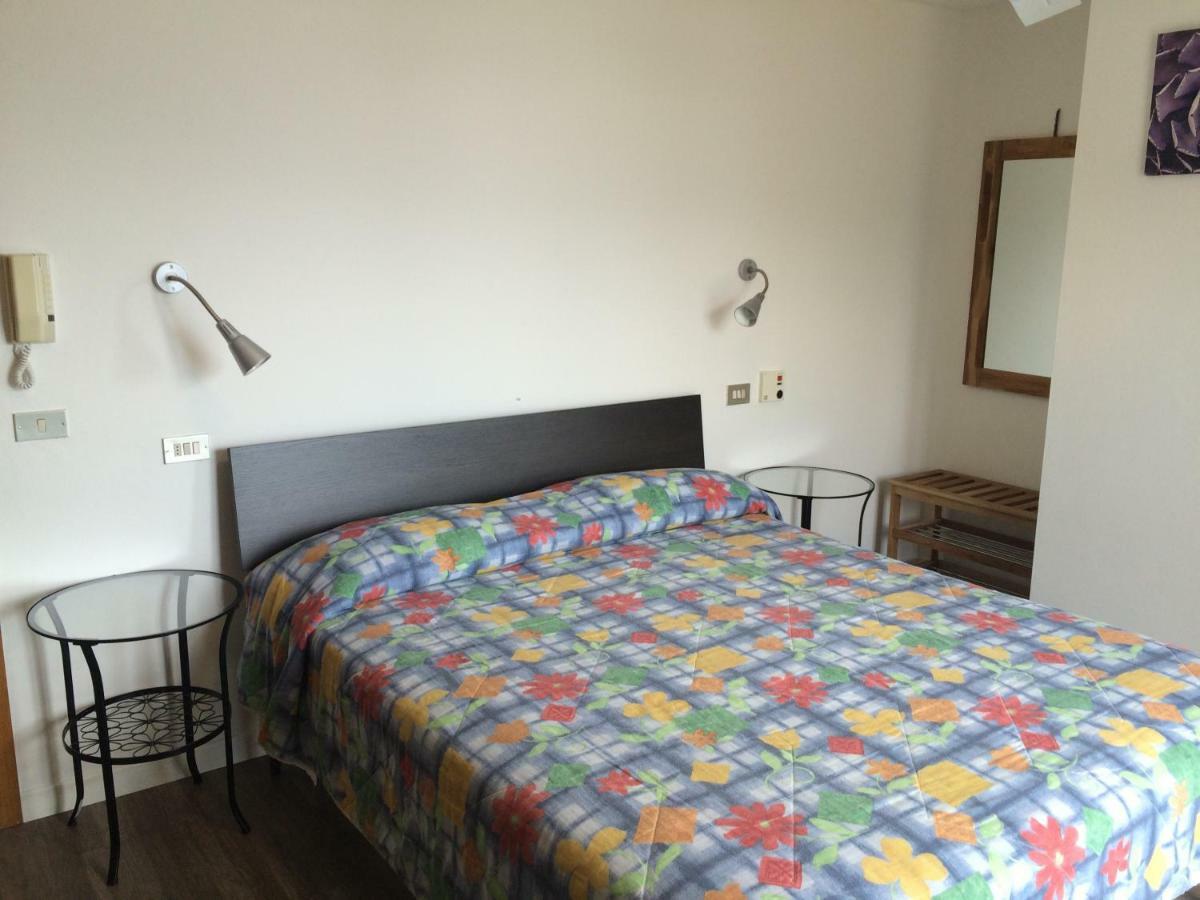Hotel Casa Popi 马尔切西内 外观 照片